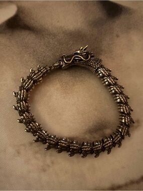 Silver Dragon-Head Women's Bracelet - Elegant Mythical Jewelry 96